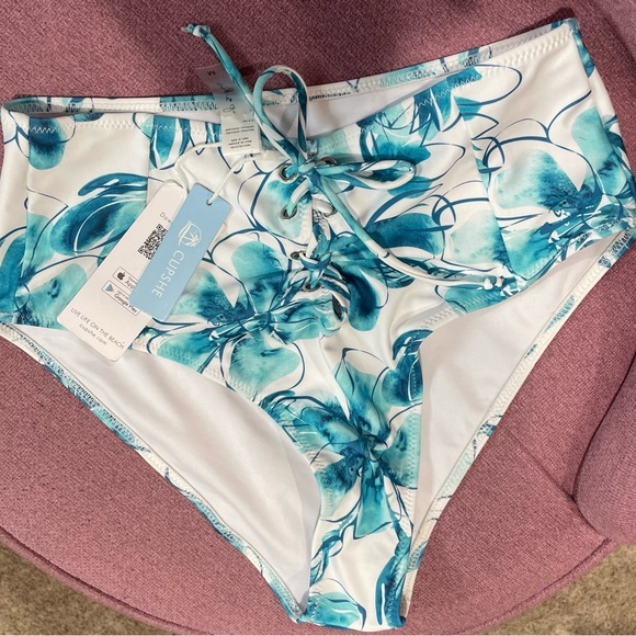 Cupshe bathing suit bottom. High waist. Size M. NWT. Tie detail on front. - Picture 4 of 6
